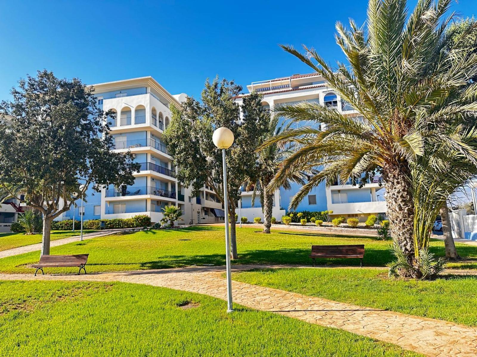 Luxurious Spacious Three Bedroom Apartment On Beachfront Almerimar Exterior photo