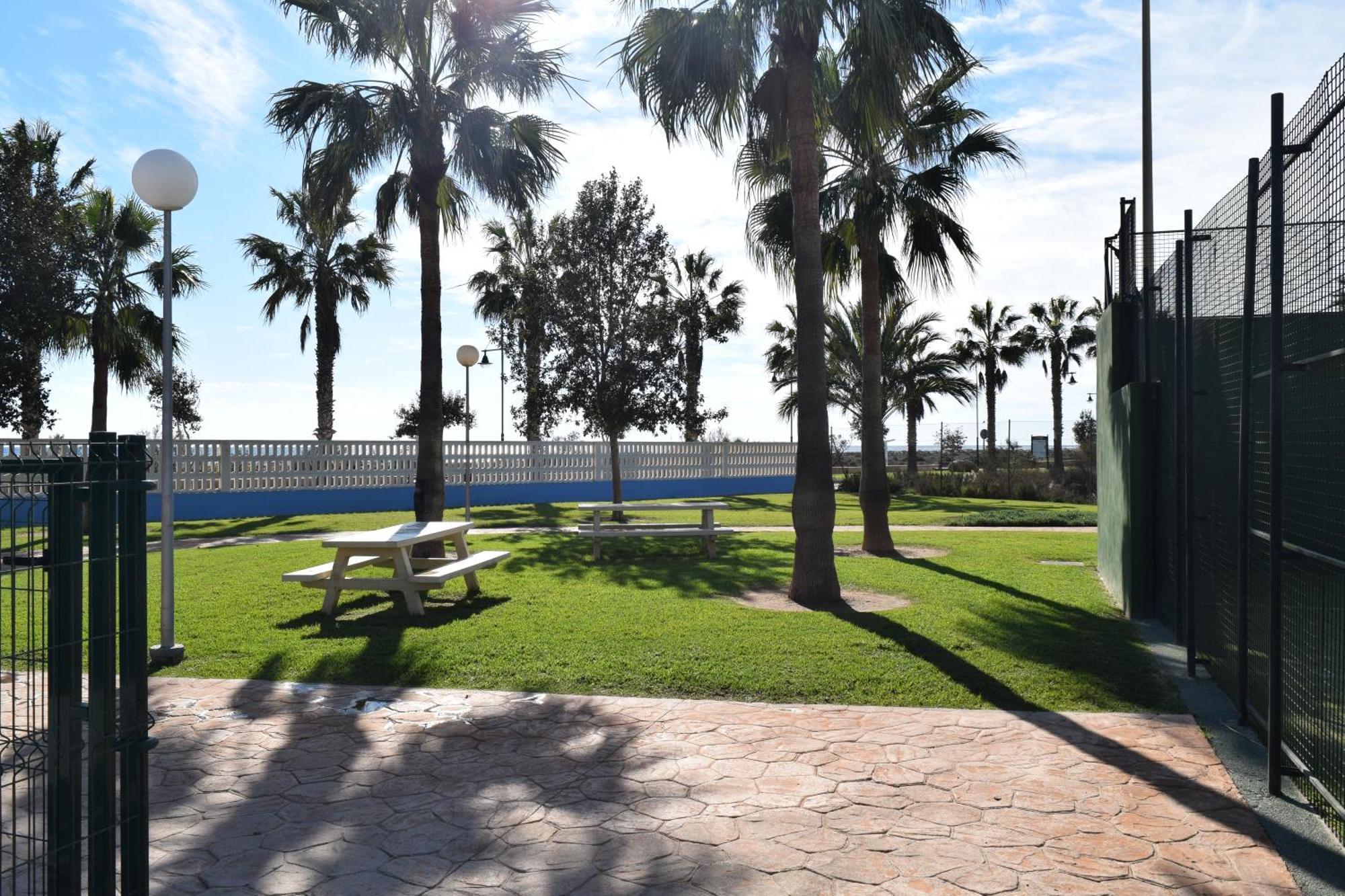 Luxurious Spacious Three Bedroom Apartment On Beachfront Almerimar Exterior photo