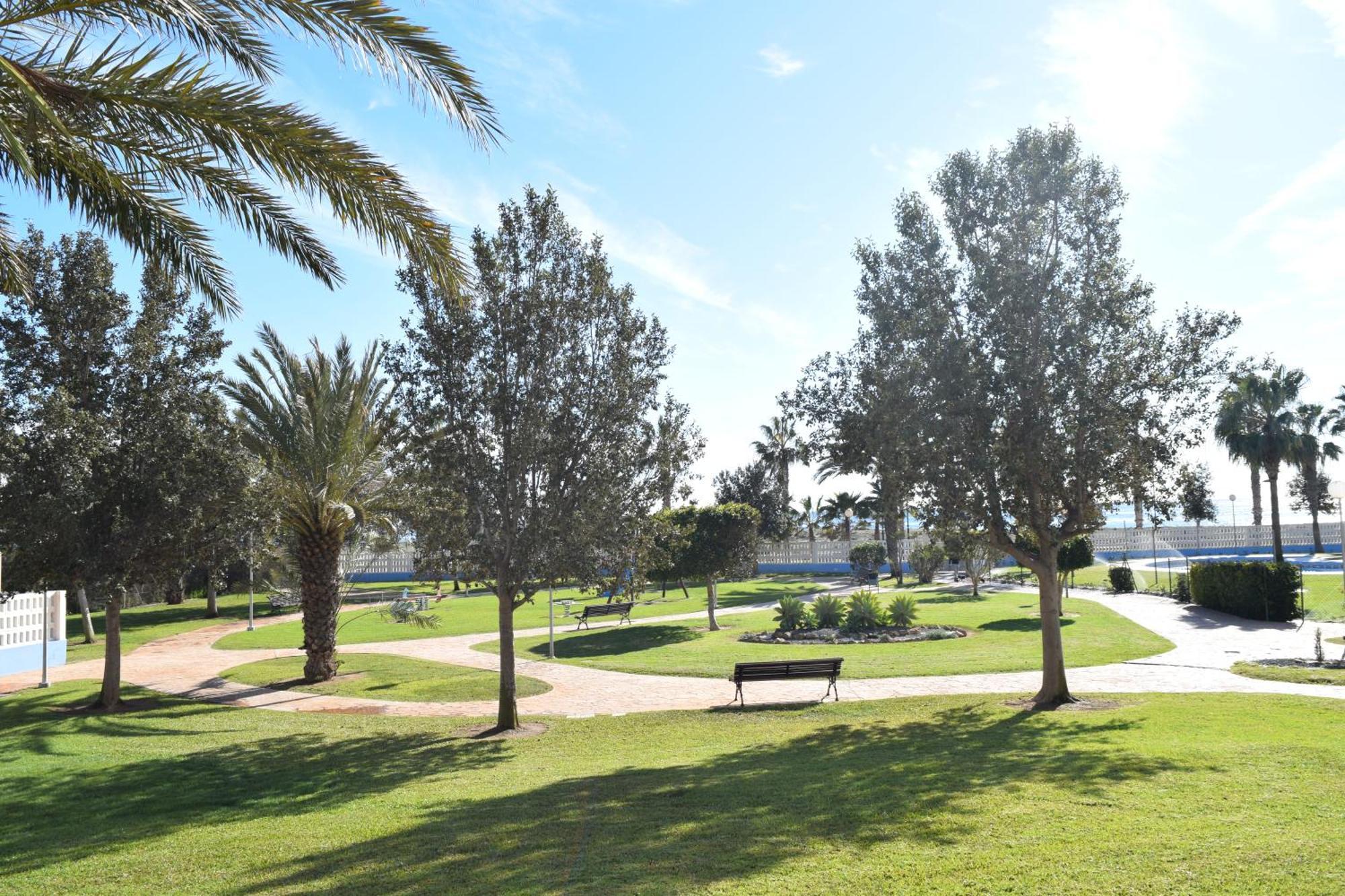 Luxurious Spacious Three Bedroom Apartment On Beachfront Almerimar Exterior photo